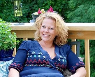 Teri Crawford Nâu